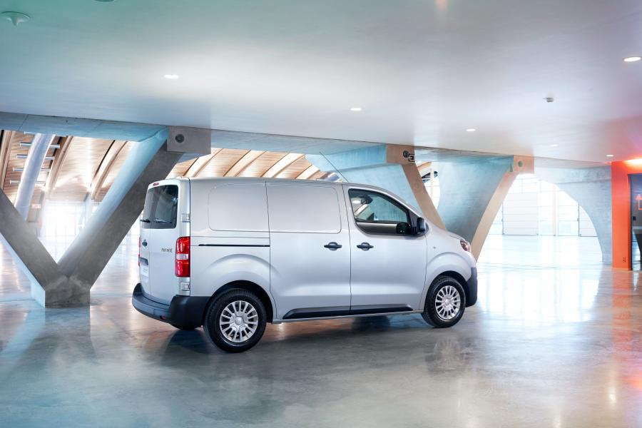  Toyota ProAce Van Compact 2016 года  (фото 29 из 35)